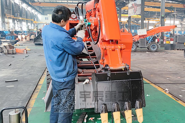 矿用扒渣机转向缓慢的原因